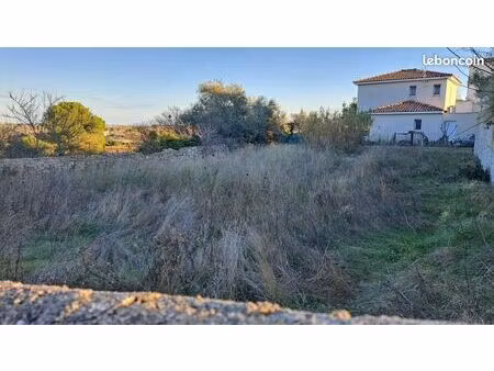 terrain 1 000 m² meze