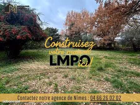 terrain 950 m² uzes