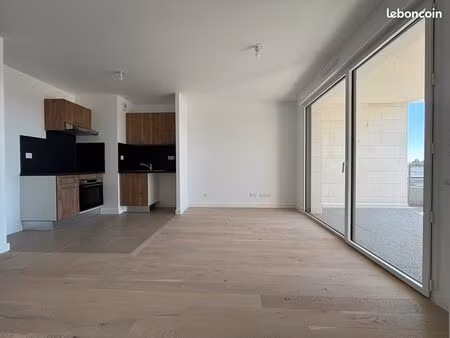 appartement neuf de type 2 avec terrasse et 2 parkings