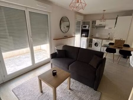 studio meublé 29 m² avec balcon  piscine et parking – castelnau-du-médoc