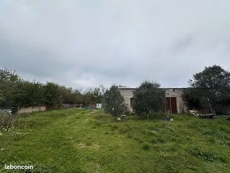 parking/box 65 m² genissieux