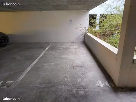 place de parking à louer