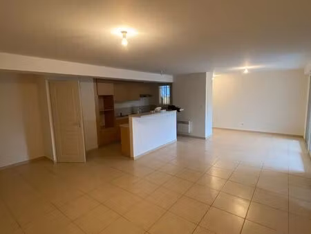 appartement t3 + terrasse