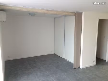 appartement rénové de 2 pièces en rdc sur 55m2