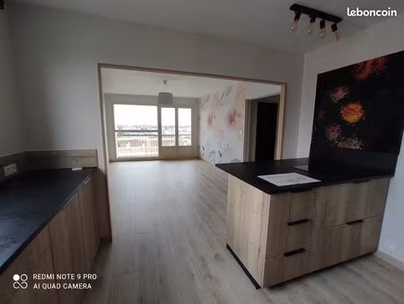 appt 3 pièces refait à neuf 72m proche des commerces et centre ville situé au 7 étage d'un