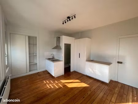 studio meublé toutes charges comprises