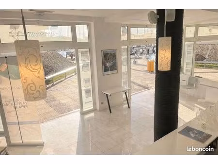 bureaux à partager & cellule indépendante – port de fréjus – idéal activité nautique