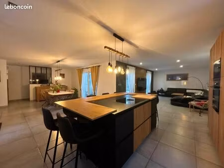 maison 2 pièces 190 m²