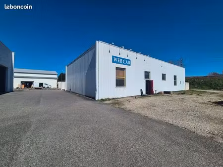 entrepôt atelier - garage 380 m² et parking de 1000m²