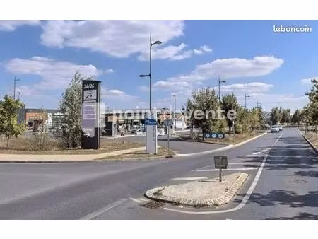 local commercial 1 880 m²