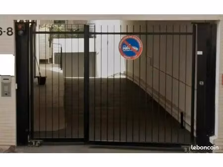 parking clamart gare