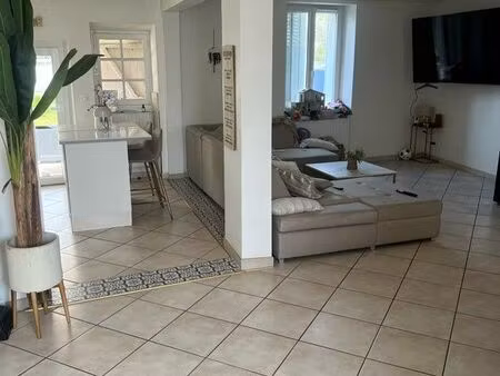 maison familiale rénovée avec jardin pompe à chaleur + solaire