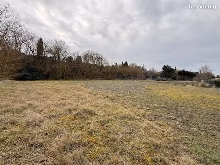 terrain 1 690 m² saint martin lalande