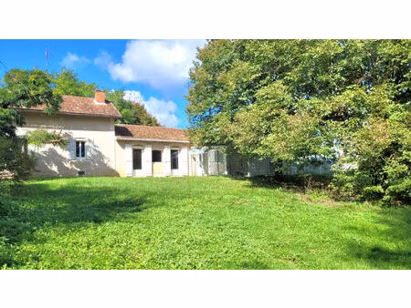 ancienne gare de 194m² habitable sur la commune d'escamps à moins de 10 minutes d'auxerre 