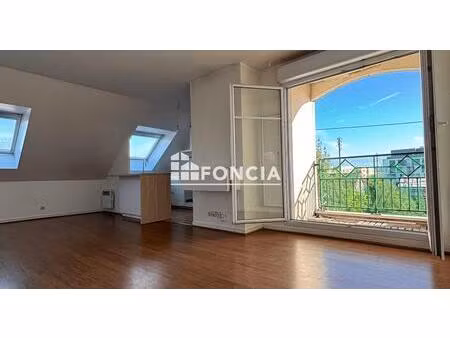 plein coeur de ville à morangis à côté de l'église  immeuble de 2000  3 pièces de 60m2 au 