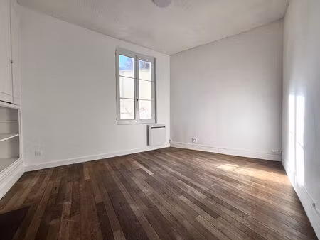 studio - centre ville -dourdan