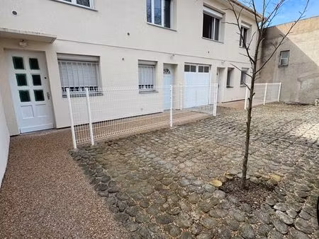 direct propriétaire - deux pièces 33 m² + terrasse de 10 m² avec parking à le kremlin bicê
