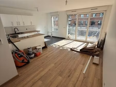 f3 refait neuf 63m² – métro 14/rer c 150m – 2 ch – balcon – calme