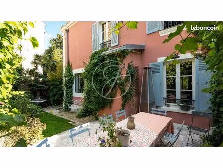 maison 7 pièces 265 m²