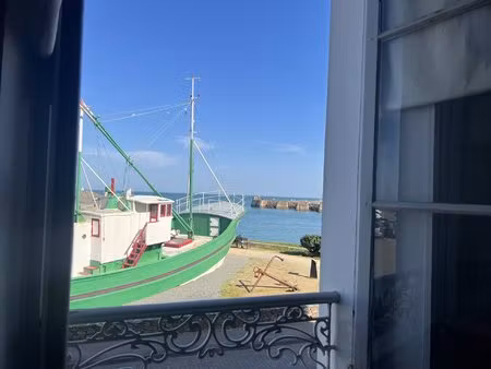 immeuble de caractère avec une vue mer à 180o au coeur de port joinville  très beau projet