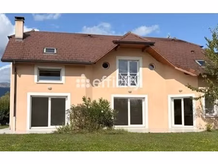 maison 7 pièces - 220 m²