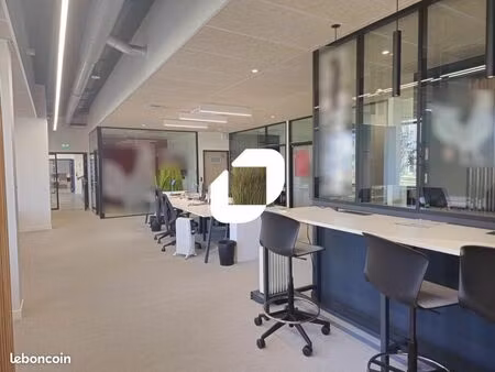 bureau 998 m²