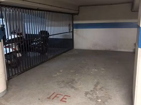 à vendre place de parking au parking des arcades en sous sol boxable