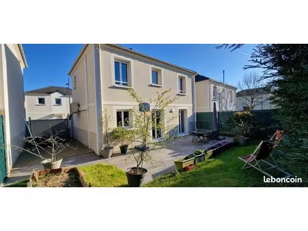 maison récente à 10min de metro