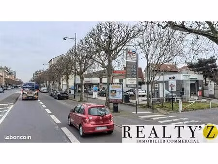 local commercial 147 m²