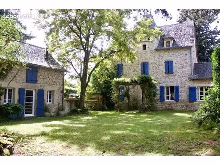 maison 8 pièces 270 m²