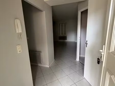 location appartement 3 pièces 49 m² à castres (81100)