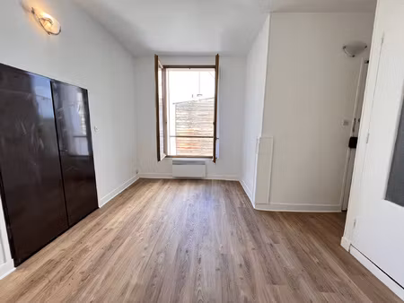 a 400m du métro 'charenton-ecoles' et du bois de vincennes