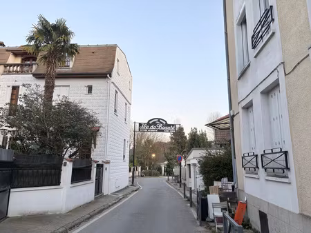 f2 refait à neuf avec cave