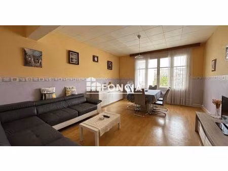 hyper-centre – t2 spacieux et lumineux à 200 m de la plage