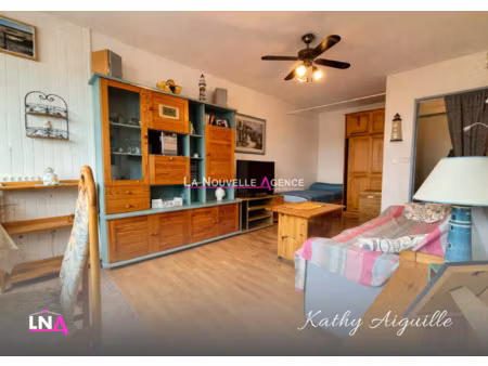 grand studio avec vue sur mer