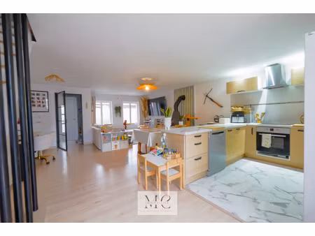 maison semi individuelle entièrement rénovée au coeur de dou