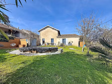 charmante maison centre ville de meximieux 4 pièce(s) 102 m2  jardin  piscine.