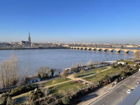 bordeaux - rive droite - magnifique t5 meublé de 110 m2 - vu