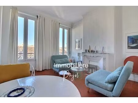 grand carmes/joliette 13002 - type 2 meublé plein de charme