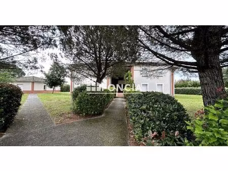 appartement t2 avec terrasse et stationnements