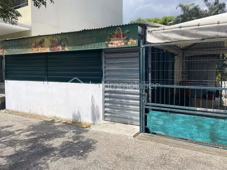 local commercial de 54 m² à la possession