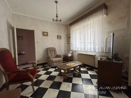 maison individuelle  3 chambres dont une en rdc  sous/sol