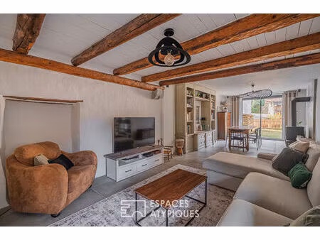 maison d'artiste avec atelier et jardin dans un hameau de caractère