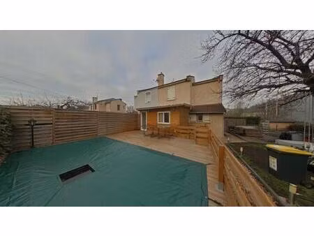 belle maison f4 avec piscine – le chambon-feugerolles