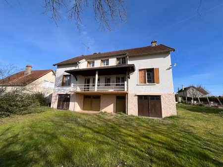 saint leger des vignes. grande maison divisée en 2 logements !
