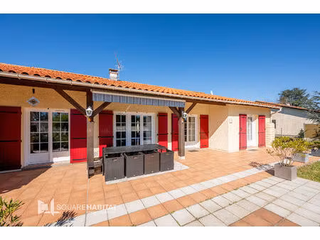 maison indépendante 5 chambres avec grand jardin et carport