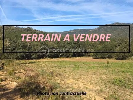 terrain de 10 724 m² à cotignac