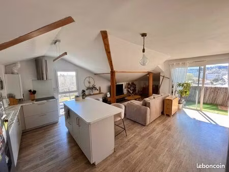 apparemment sopite – t3 mansardé 102 m² au sol – vue montagne + balcon + 2 parkings