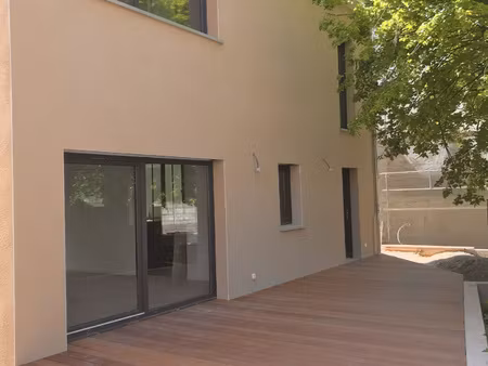 à louer maison récente de 83 m2 avec terrasse et garage
