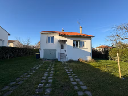 à louer maison rénovée avec jardin  garage et sous-sol r